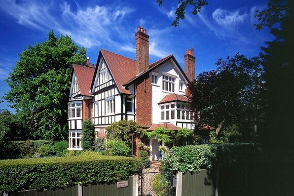 Bristol Gardens, London, SW15