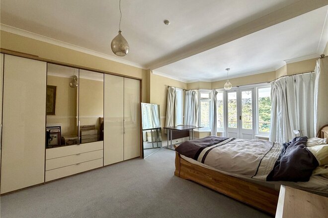 West Overcliff Drive, Dorset, BH4