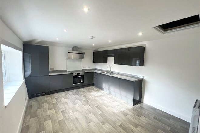 Flat 2, Worth House, Lower Washfield, EX16