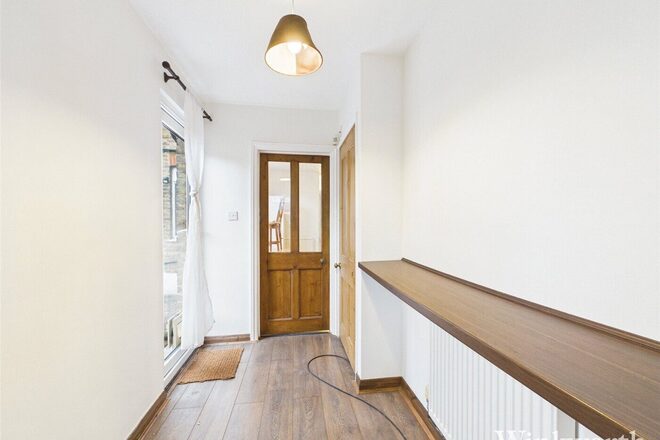 Lynton Avenue, London, W13