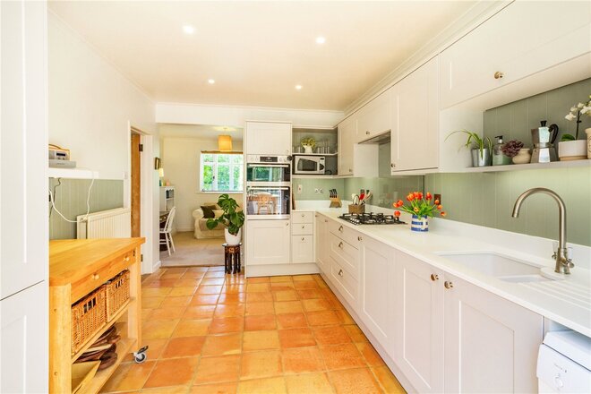 Cleeve Road, Cheltenham, GL52