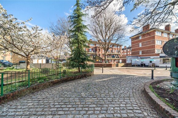 Adams Gardens Estate, London, SE16