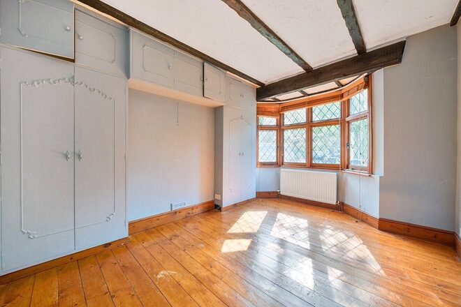 Annsworthy Crescent, London, SE25