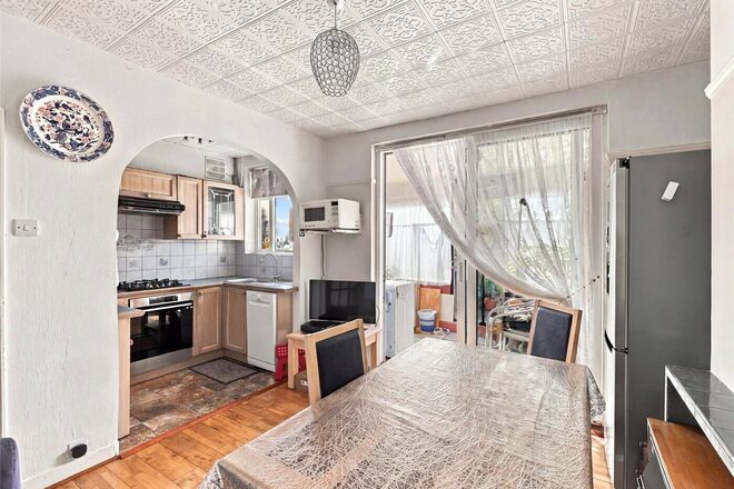Devonia Gardens, London, N18