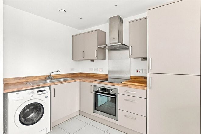 Kingston Road, London, SW20
