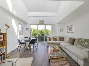 Blondin Way, London, SE16