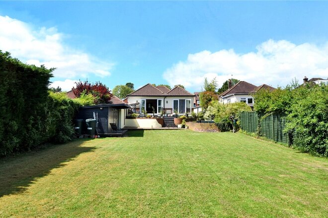 South Drive, Surrey, SM7