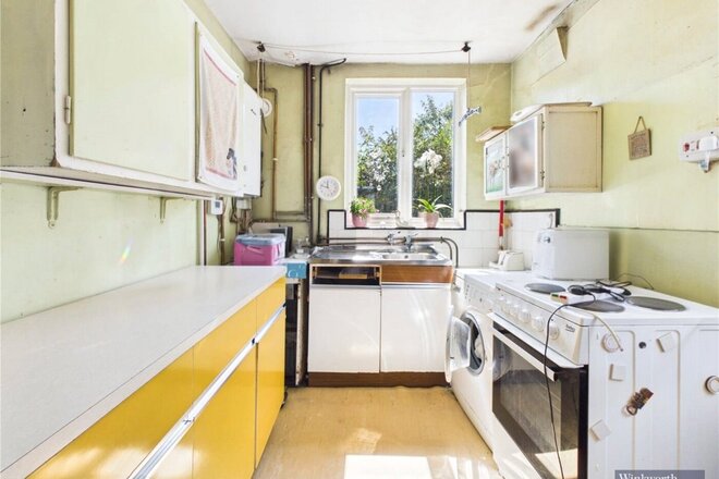 Weald Lane, Harrow, HA3