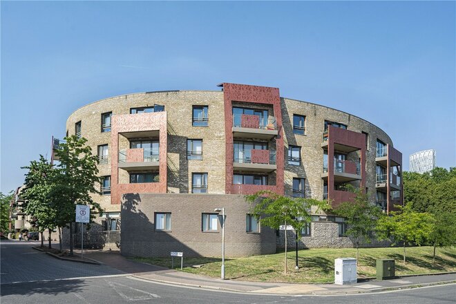 Blondin Way, London, SE16