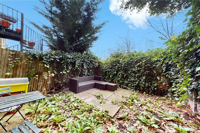 Fairbridge Road, London, N19