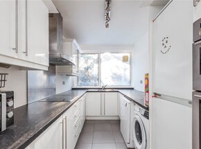 Avenue Road, London, N6