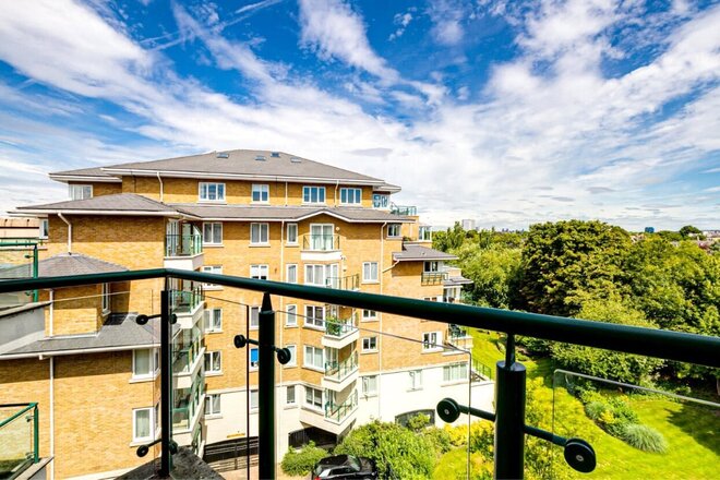 Birchgrove House, Kew, TW9