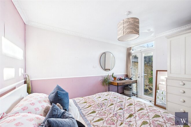 Cherry Laurel Walk, London, SW2