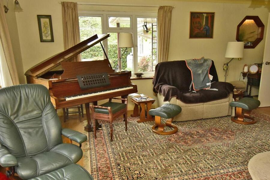 A LOUNGE 2.jpg