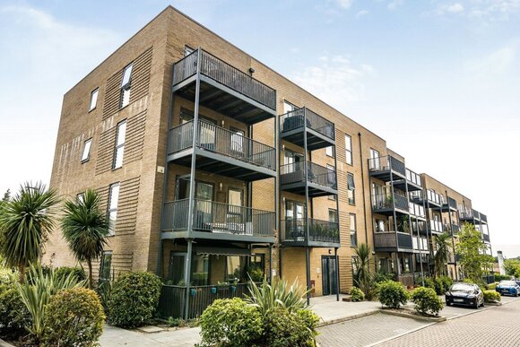 Apple Yard, London, SE20
