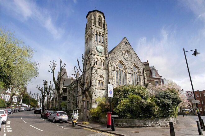 Cloisters Court, London, N6