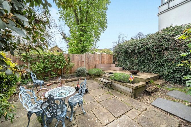 Waldegrave Road, London, SE19