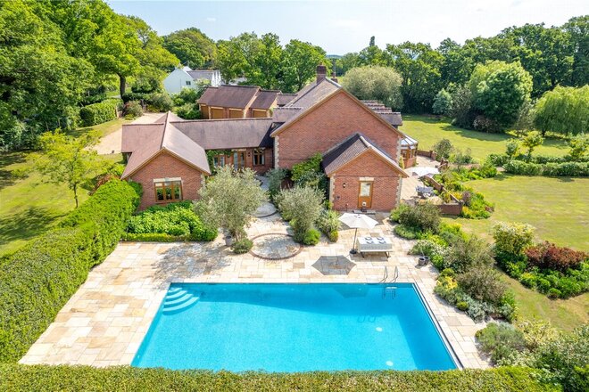 The Straits, Hampshire, GU35