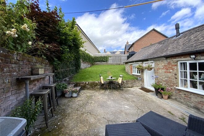 High Street, Wiltshire, SN9
