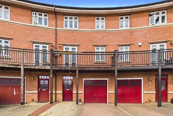 Wyatt Crescent, Reading, RG6