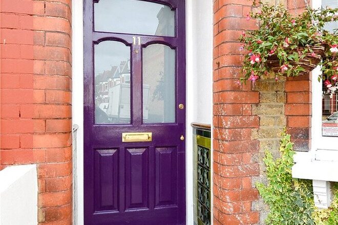 Kirkstall Avenue, London, N17
