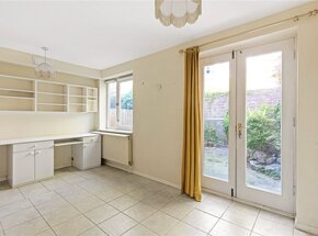 Coach House Lane, London, N5