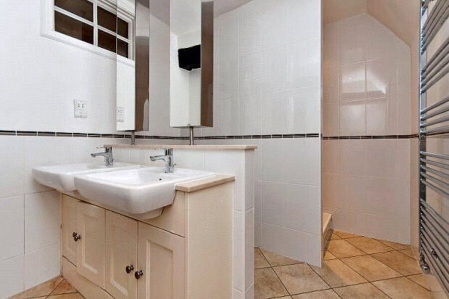 Bed 1 En-Suite