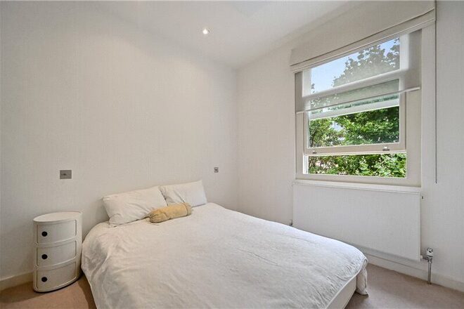 Nevern Square, London, SW5