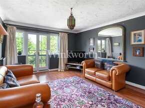 Myddleton Avenue, London, N4