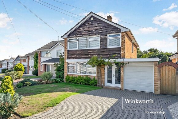 Locksley Drive, Dorset, BH22