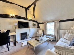 London End, Beaconsfield, HP9