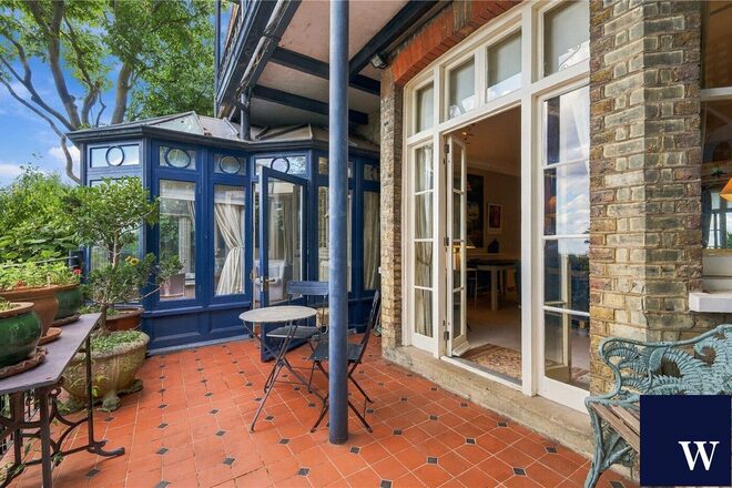 Southwood Lane, London, N6