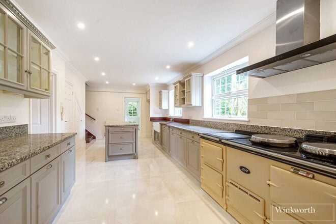 Heath Rise, Wentworth Estate, GU25