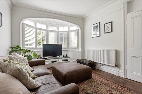 St. James's Drive, London, SW17