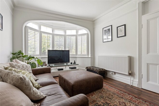 St. James's Drive, London, SW17