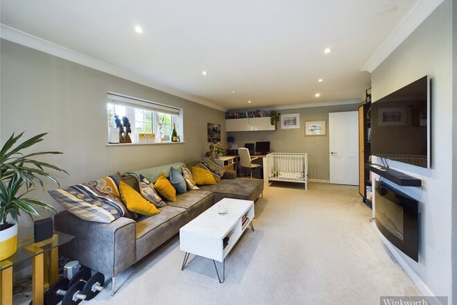 High Street, Surrey, KT10