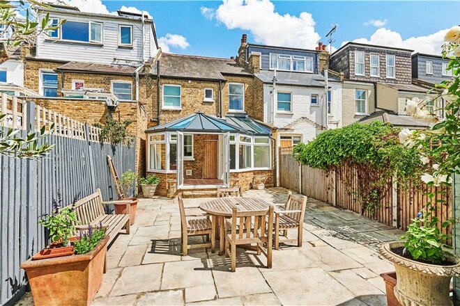 Martindale, London, SW14