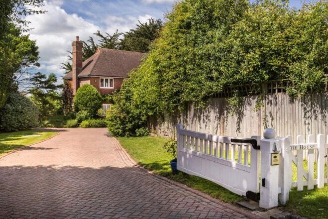 Dyke Road Avenue, Hove, BN3