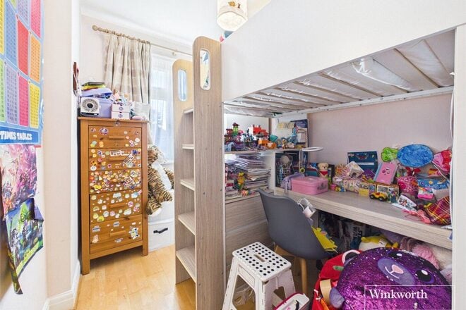 Grove Crescent, London, NW9
