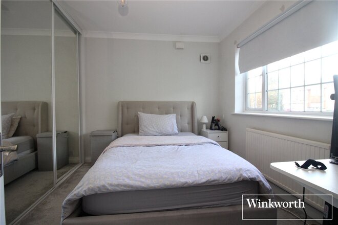Eldon Avenue, Hertfordshire, WD6