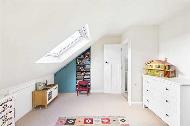 Cricklade Avenue, London, SW2