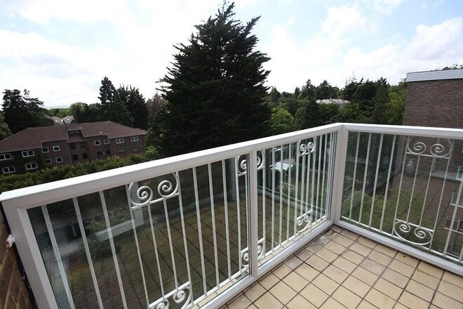 Woodlands, Poole, BH13