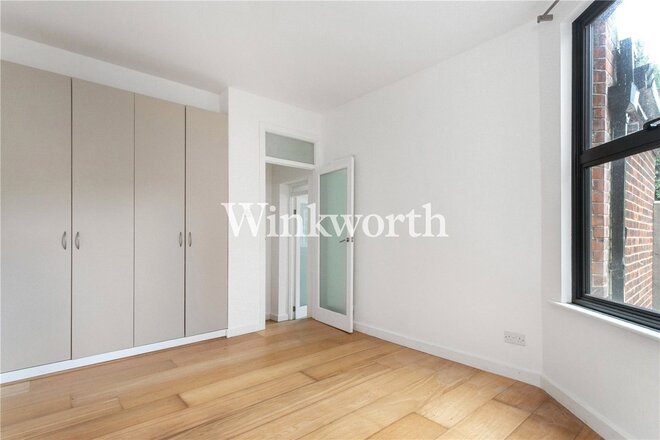 Compton Road, London, N21