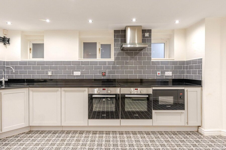Kitchen Straight