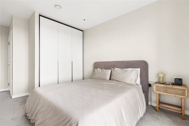 Cendal Crescent, London, E1