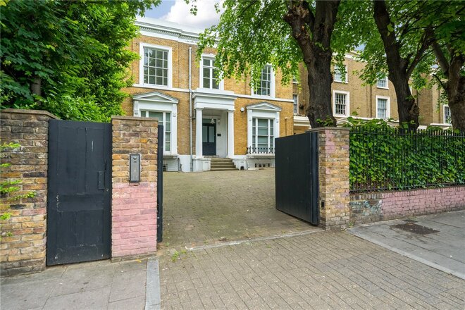 New Cross Road, Lewisham, SE14