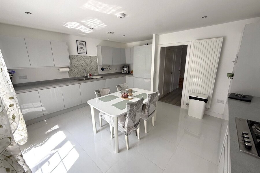 Kitchen/Dining
