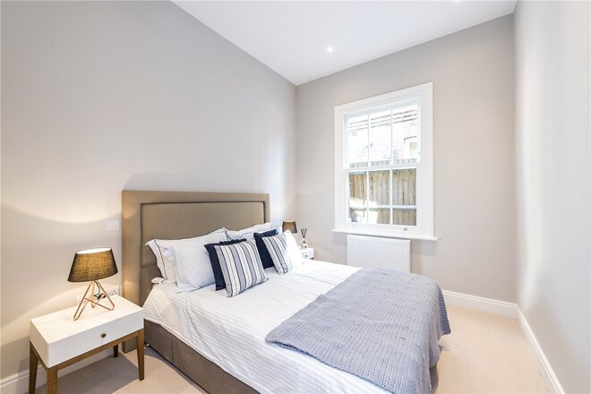 Criffel Avenue, London, SW2