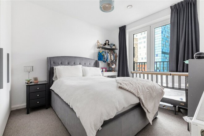 Cendal Crescent, London, E1