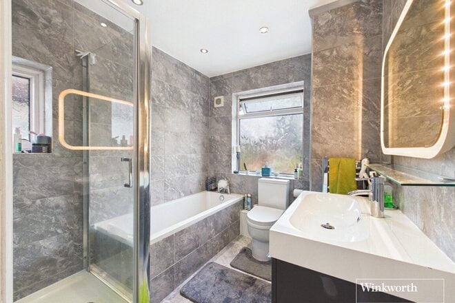 Farm Road, Edgware, HA8
